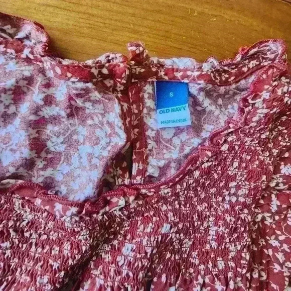 Old navy floral blouse size small - Picture 2 of 4